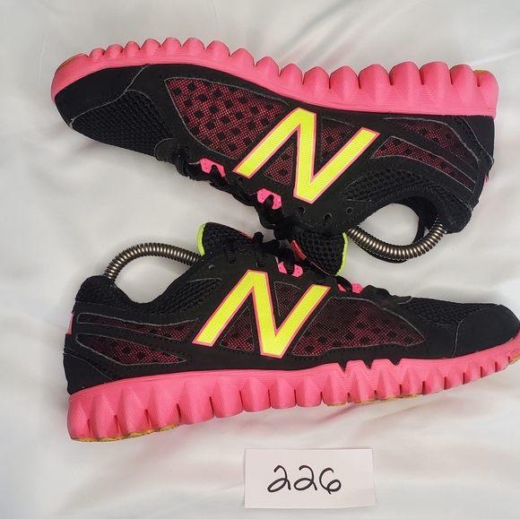 New Balance Shoes - New Balance 1157 NBgruve Running Walking Sneaker Women’s *Size 7.5* GUC